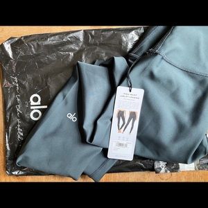 NWT ALO high-waist airlift leggings